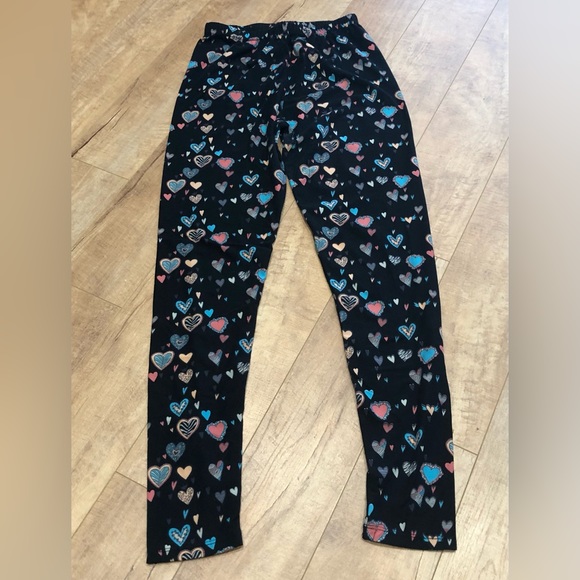 Leggings Depot Valentine Hearts multi on black 💕 - Picture 2 of 5
